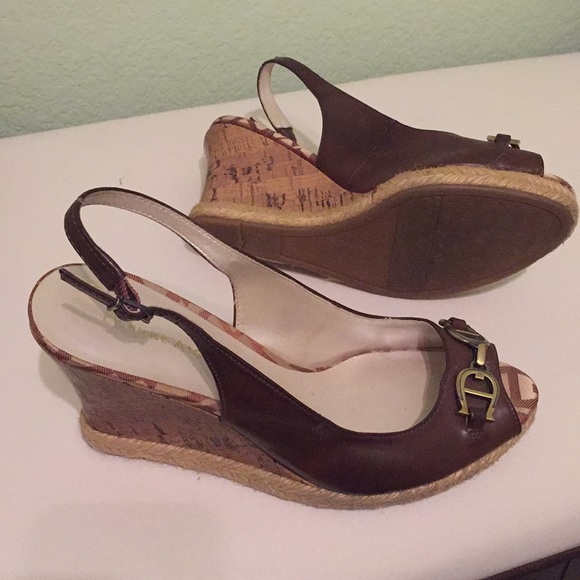 Etinne Aigner sling back peep to wedge heels - Picture 2 of 4